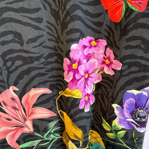 JOHNNY WAS Blooming Breeze Floral Print Crew Neck Short Sleeve Relaxed Tee Shirt - Picture 6 of 15